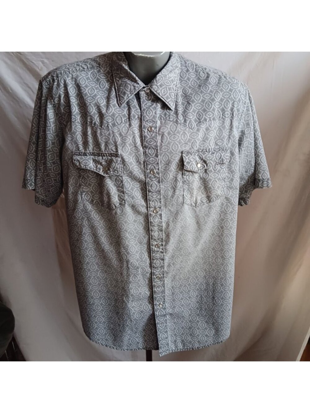 Men's Cowboy Western Shirt XL Vintage 1970's Medallion Print gray/Teal Hippy